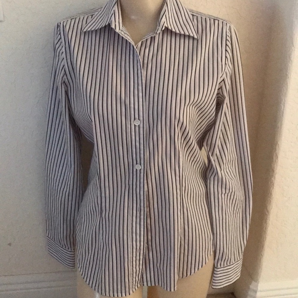 2 LS The Limited button down Blouses EUC - Picture 4 of 8